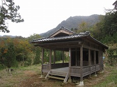 上鹿川神社（かみししがわじんじゃ）