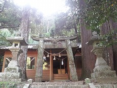 上赤神社（かみあかじんじゃ）